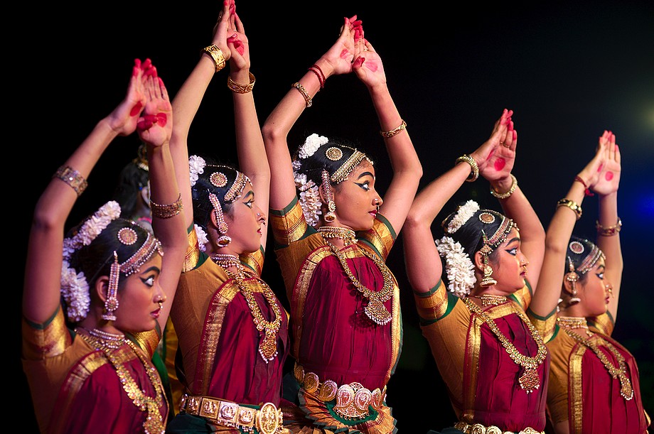 Sri Devi Nithralaya (Bharatanatyam) (Mamallapuram Dance Festival 2012 - Kuchipudi i nie tylko)